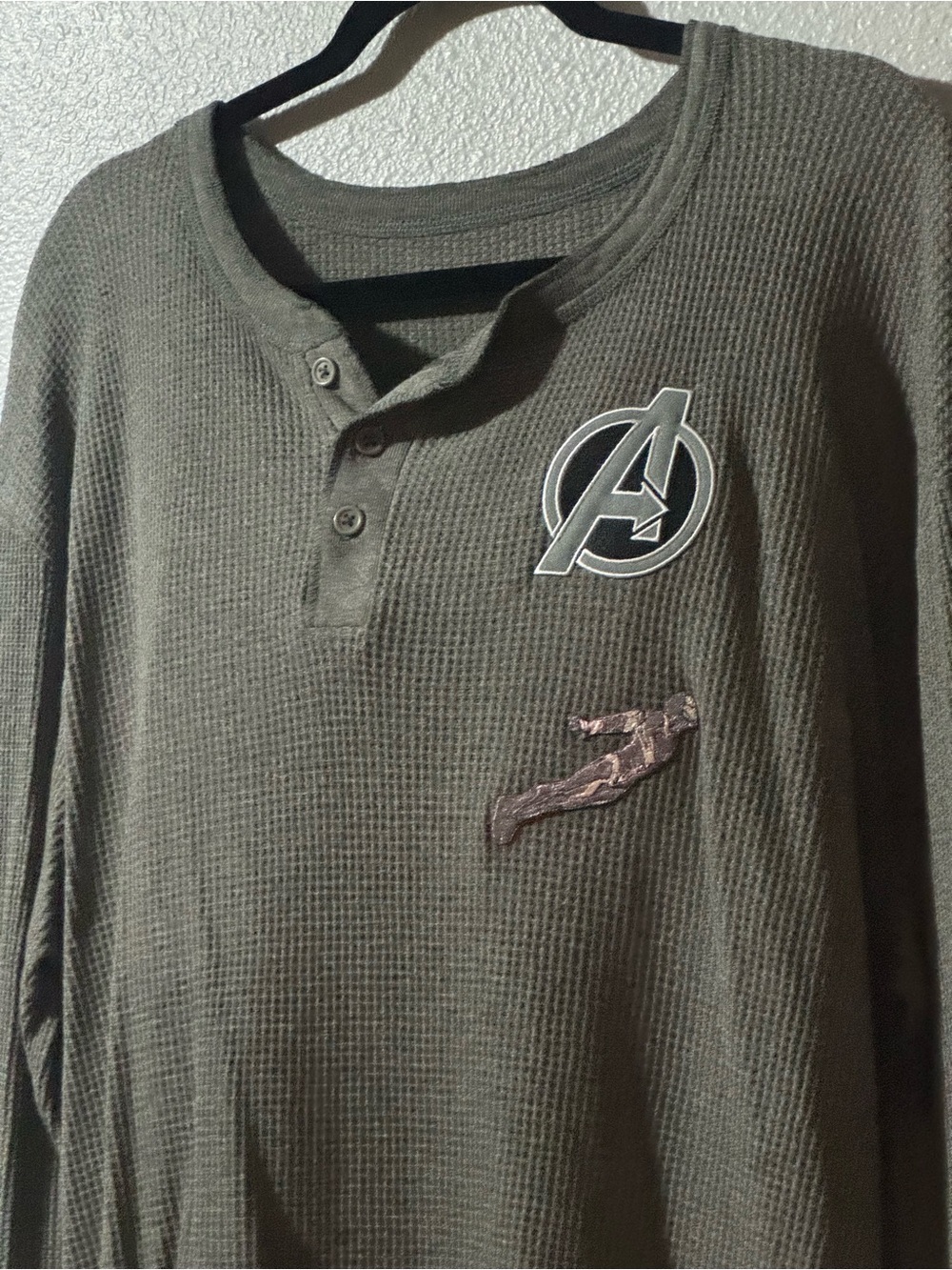Avengers Dark Grey Waffle “Roadie’s Henley” Size XL - Picture 7 of 8